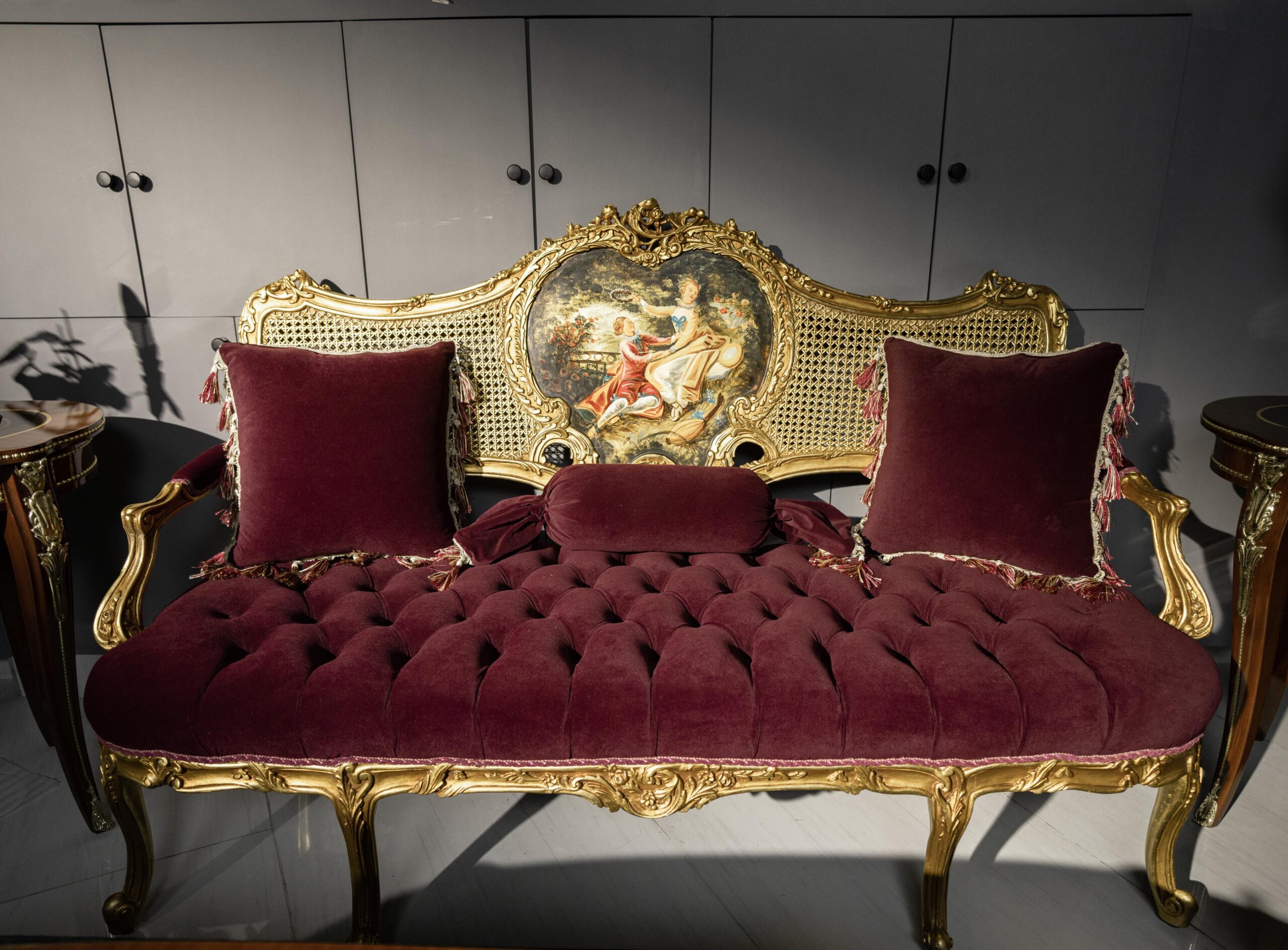 Marron Baroque Settee - Image 3