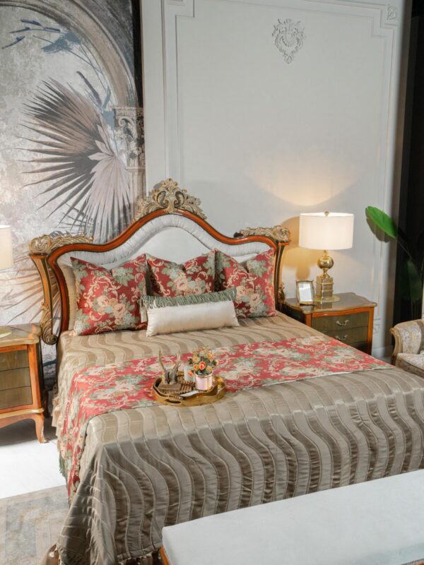Luxe Crowned Comfort Bed - Image 3
