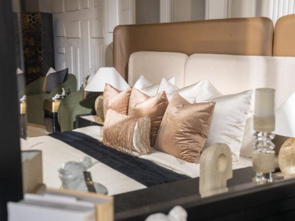 Rosewood Bed Set - Image 2