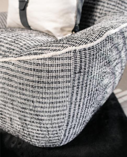Velour Noir Lounge Seat - Image 3