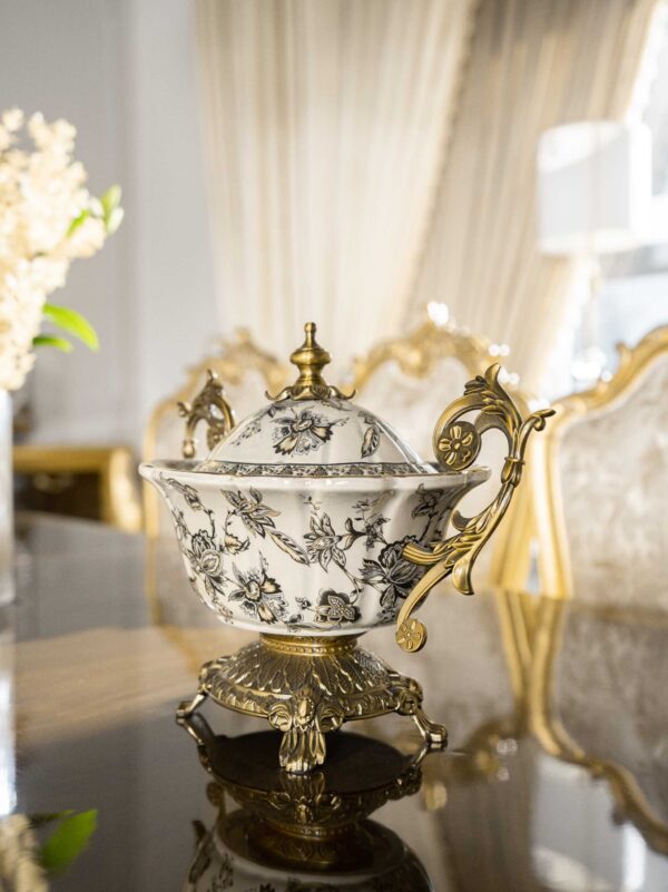 Royal Empress Tureen